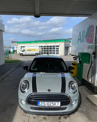 śląskie MINI Cooper cena 72000 przebieg: 63800, rok produkcji 2018 z Szczecin